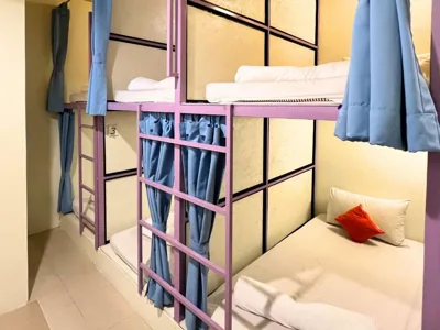 10인 혼성 도미토리 침대 — Sleepy Station Hostel